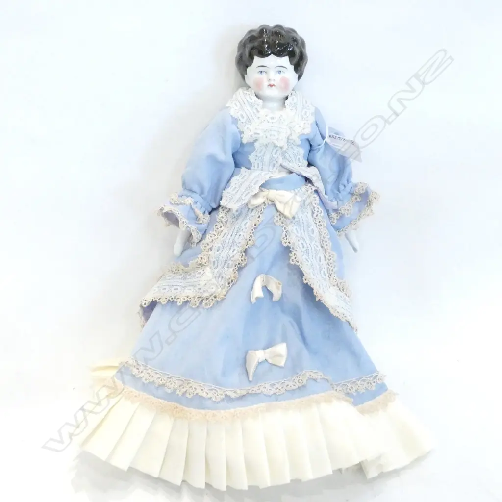 VICTORIAN PORCELAIN DOLL –BLUE DRESS ON STAND  - H. 375MM Image 1++